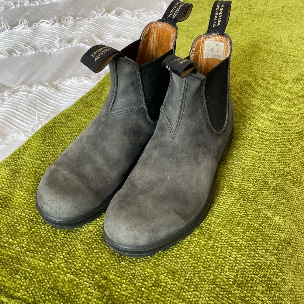Blundstone 1910 in Steel Grey Suede